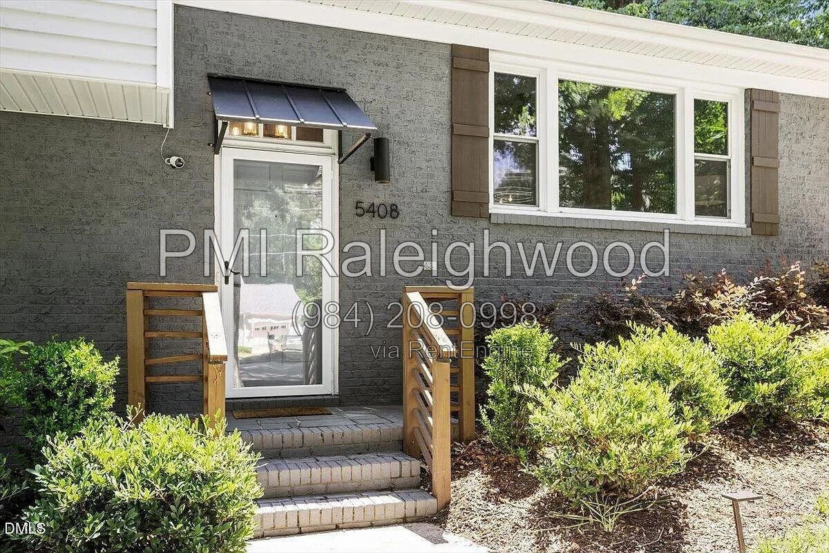 North Hills / Midtown Raleigh – Updated 3BR/2.5BA Home with Fenced Backyard & Multiple Living Spaces property image