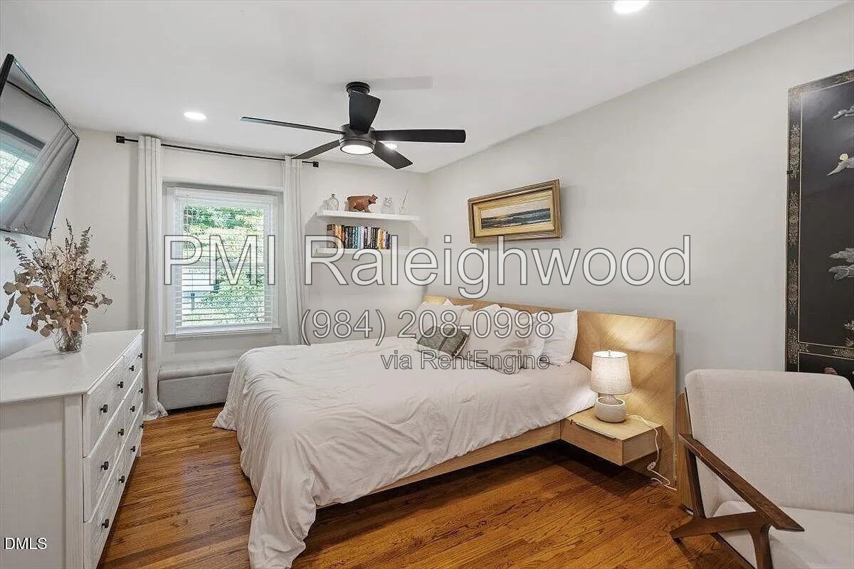 North Hills / Midtown Raleigh – Updated 3BR/2.5BA Home with Fenced Backyard & Multiple Living Spaces property image