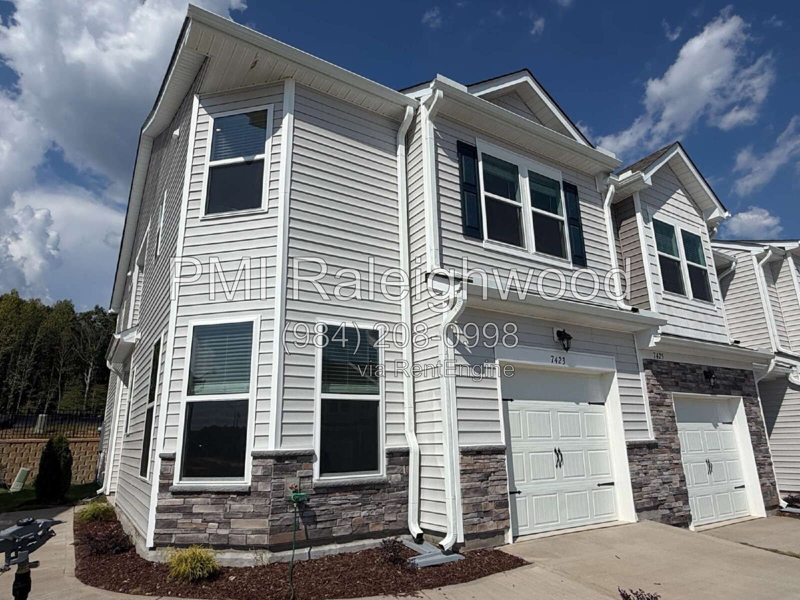 Stylish Corner-Unit 3-Bedroom Townhome with Quartz Kitchen, Loft, Smart-Home Features, Garage & Private Patio property image