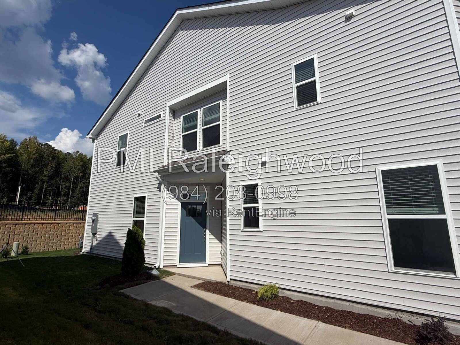 Stylish Corner-Unit 3-Bedroom Townhome with Quartz Kitchen, Loft, Smart-Home Features, Garage & Private Patio property image
