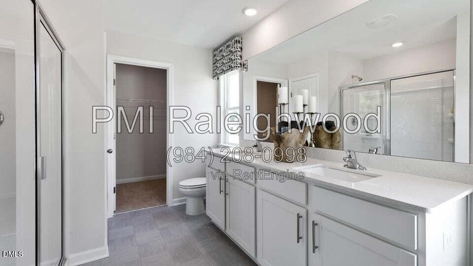 Stylish Corner-Unit 3-Bedroom Townhome with Quartz Kitchen, Loft, Smart-Home Features, Garage & Private Patio property image