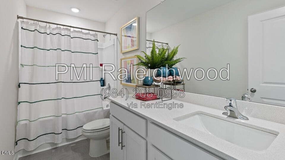 Stylish Corner-Unit 3-Bedroom Townhome with Quartz Kitchen, Loft, Smart-Home Features, Garage & Private Patio property image