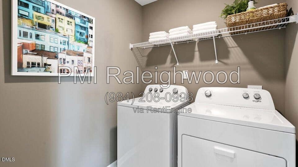 Stylish Corner-Unit 3-Bedroom Townhome with Quartz Kitchen, Loft, Smart-Home Features, Garage & Private Patio property image
