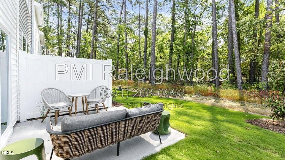 Stylish Corner-Unit 3-Bedroom Townhome with Quartz Kitchen, Loft, Smart-Home Features, Garage & Private Patio property image
