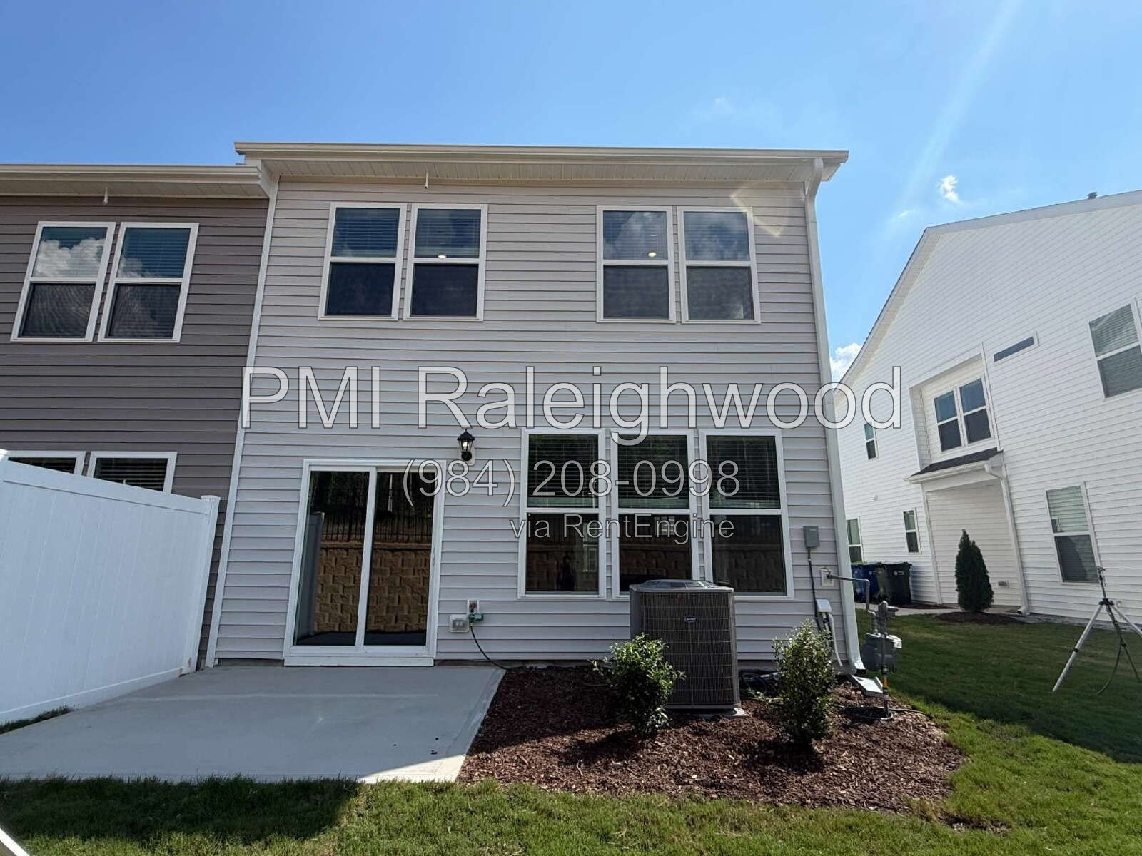 Stylish Corner-Unit 3-Bedroom Townhome with Quartz Kitchen, Loft, Smart-Home Features, Garage & Private Patio property image