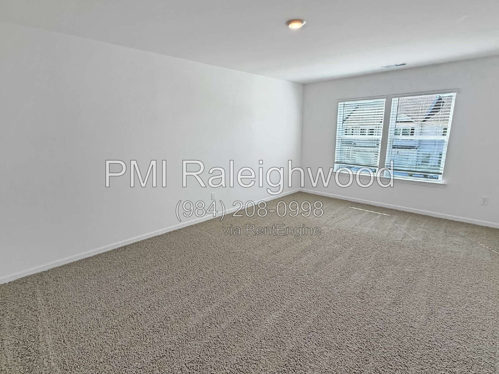 Stylish Corner-Unit 3-Bedroom Townhome with Quartz Kitchen, Loft, Smart-Home Features, Garage & Private Patio property image