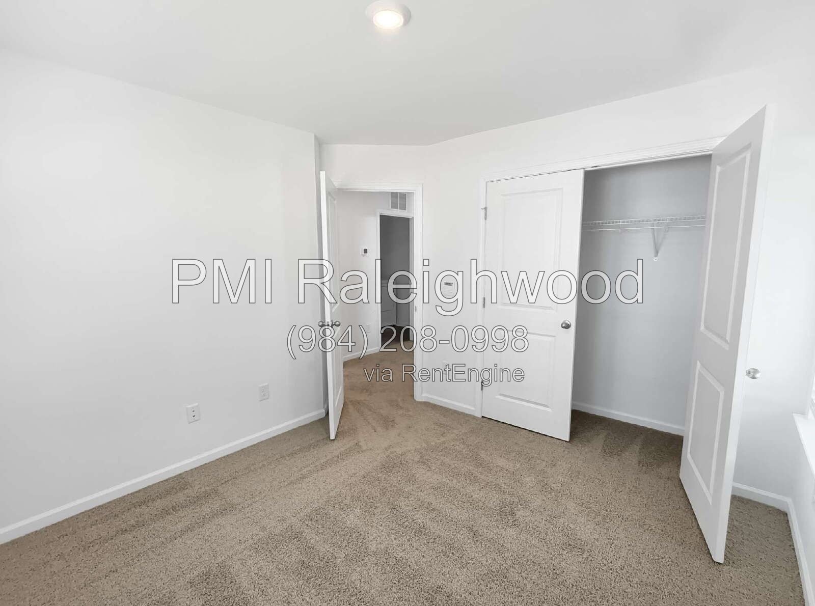 Stylish Corner-Unit 3-Bedroom Townhome with Quartz Kitchen, Loft, Smart-Home Features, Garage & Private Patio property image