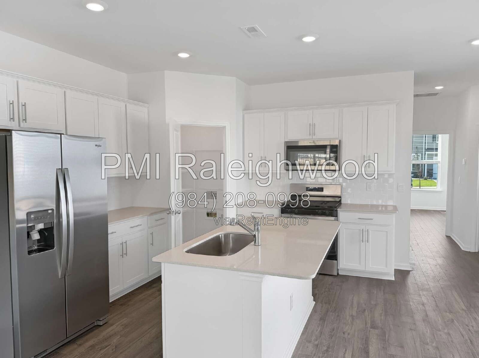Stylish Corner-Unit 3-Bedroom Townhome with Quartz Kitchen, Loft, Smart-Home Features, Garage & Private Patio property image