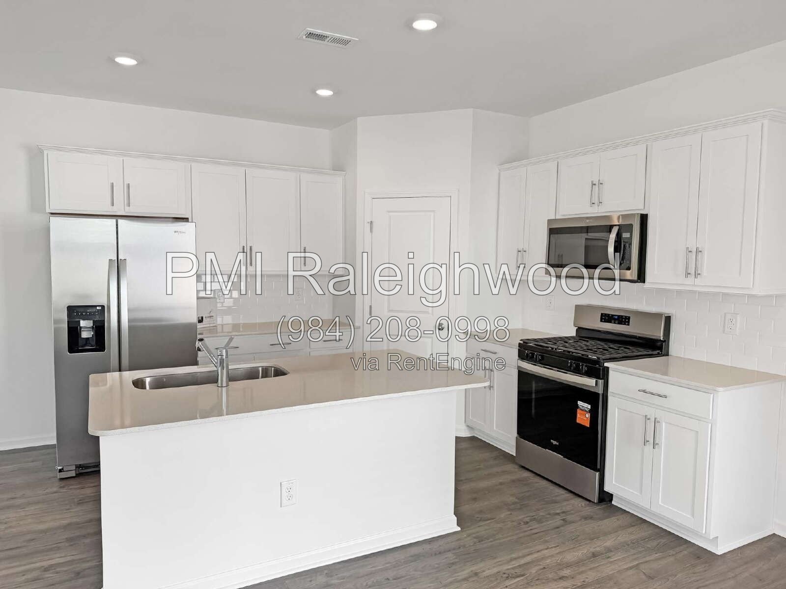 Stylish Corner-Unit 3-Bedroom Townhome with Quartz Kitchen, Loft, Smart-Home Features, Garage & Private Patio property image
