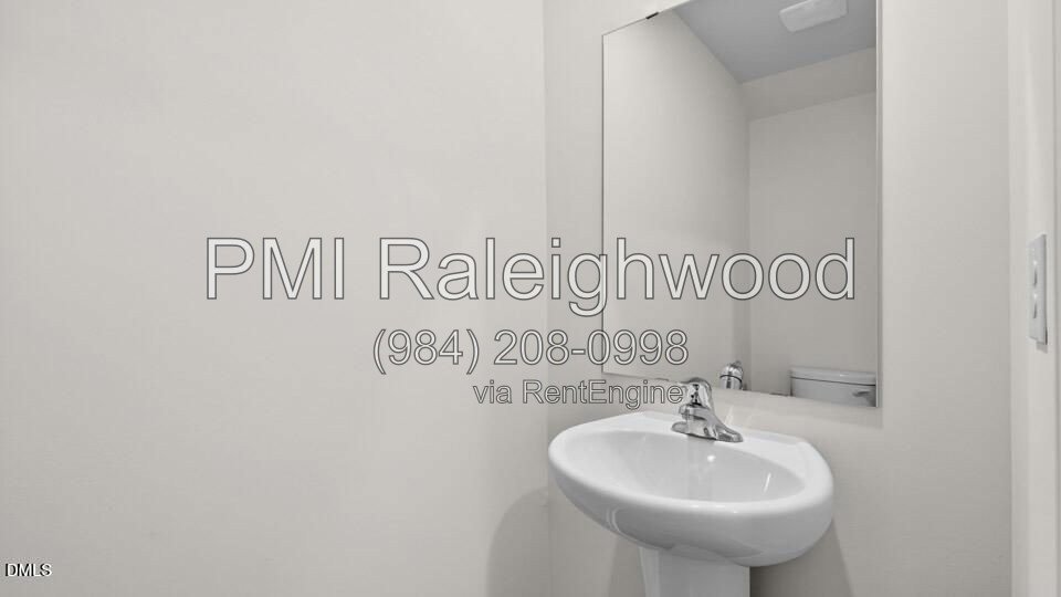 Beautiful Brand New 3BR Townhome with Eat-in-kitchen, Quartz Countertops, Open Floor Plan, Community Pool, Club house, Pickleball and Basketball Court in Prime Sanford Location property image